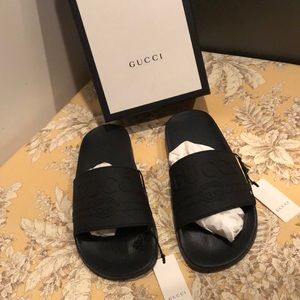 BRAND NEW GUCCI SLIDES!!